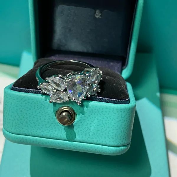 Anel designer anel anéis de luxo para mulheres jóias alfabeto diamante design moda presente de natal jóias de noiva temperamento anéis versáteis tamanho 6-10 muito bom