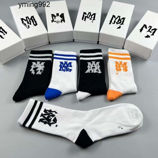 2J21 Pieni di design Luxury Am Socks inverno Amiri Amiiri Fashion Amirly Christmas Calzini AM2 Super Quality Amari Amirl Wool Coppia Calzino Box 5 paia di cotone con scatola