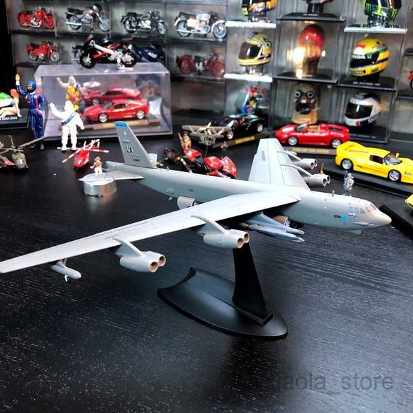 Aeronave Modle 1 200 Scale Alloy Aircraft B52 Strategic Bomber Finished Metal Model Pendulum Airplane Model Toy HobbyHKD230701