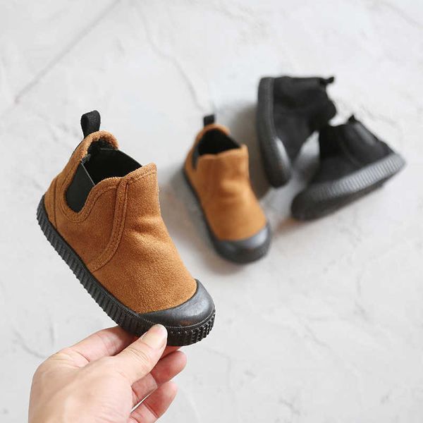 Sneakers Inverno 2023 Nuove scarpe di cotone caldo per bambini Moda Stivali per bambini semplici 2 ~ 7 anni Stivali da neve alti per ragazzi e ragazzeHKD230701