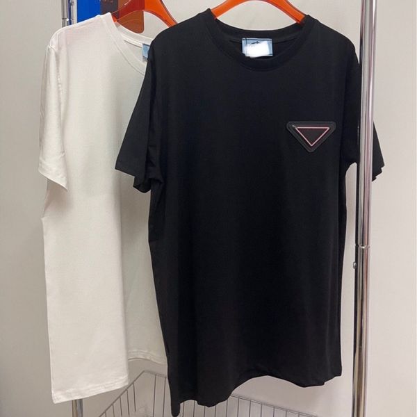 PD23 Clássico designer Mens T shirt de gola redonda de manga curta tops clássico triângulo logo t shirt diariamente com versão solta tipo homens e mulheres Tees