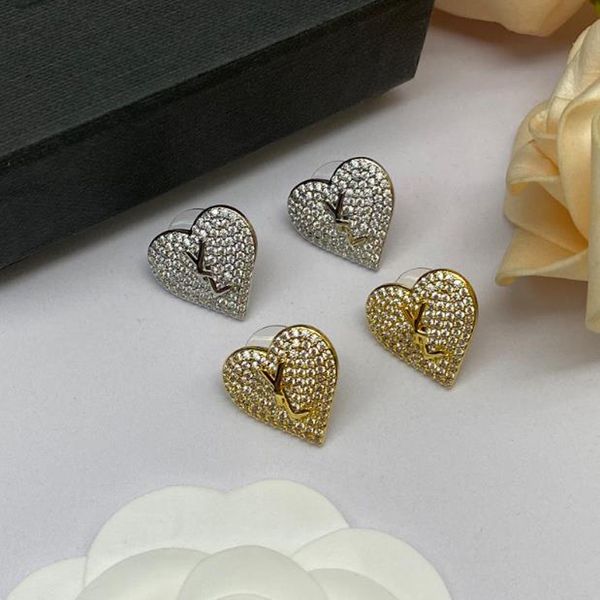 Mulheres brincos bonitos designer jóias das mulheres brincos coração com diamantes orelha usar senhoras para festa letras orelha studs cyg2391230