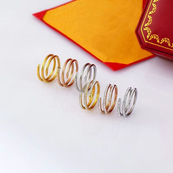 Klasik aşk vida halkası Lüks tasarımcı mücevherleri Erkek ve kadın yüzükleri Titanyum çelik Harf çift bant yüzük boyutu 5-11