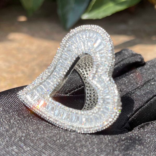 Cluster Rings Bubble Letter Big Open Heart Ring for Women Iced Out Finger Charms Bling Baguette Zircon Fashion Hip Hop Jewelry 230620