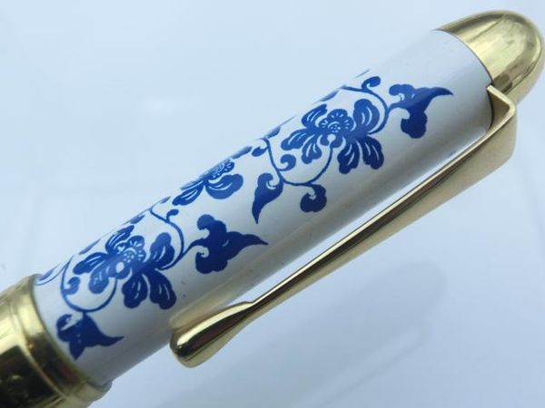 Caneta a eterna caneta de tinta de venus 8080 impressão de cera azul e branco porcelana avançada Iridium fogain caneta frete grátis