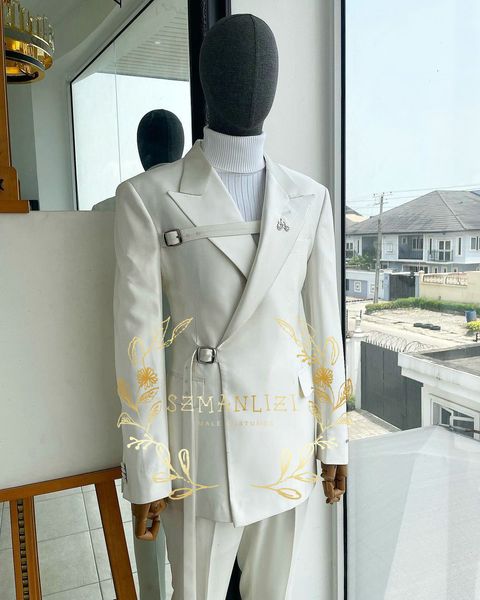 Abiti da uomo Blazer In Wedding For Men 2023 Coat Pant Design Ultimo Costume Homme Fashion Formal Tuxedo Groom Suit Abiti 230630