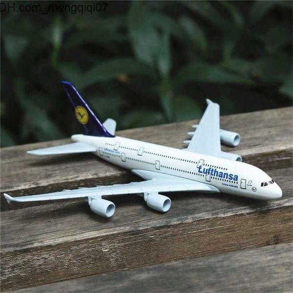 Diecast Model Cars Germany Lufthansa Airlines A380 Aircraft Alloy Diecast Model 15cm Aviation Collectible Miniature Souvenir Ornament 220630 Z230701