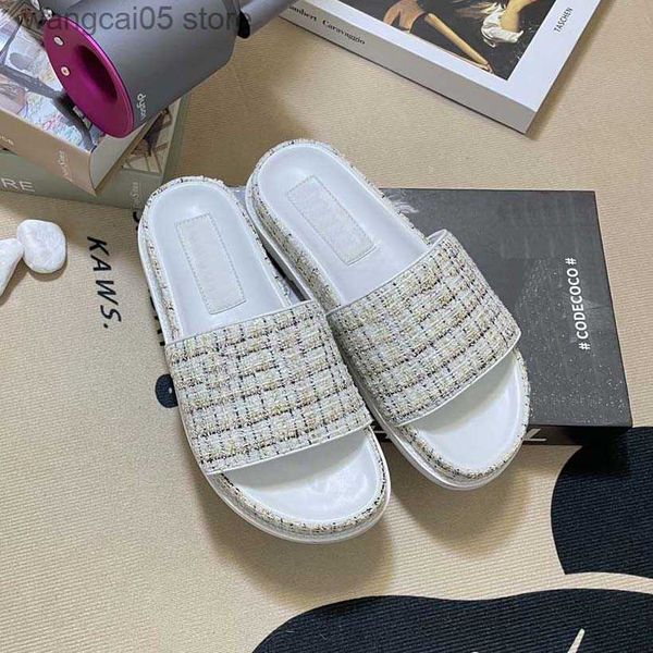 Slipes Donna Pantofole Designer Fashion Sandali Womens Beach Classic Slipper Platform Alphabet Lady Leather Flat Slide Tessuto color estate T230706