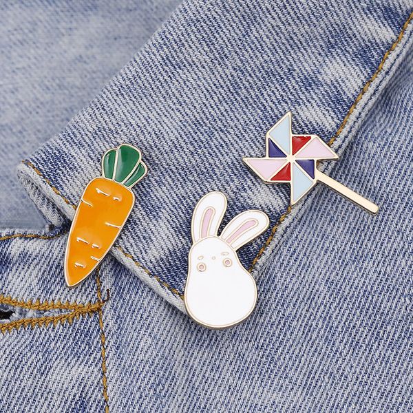 Broches Pins para Mulheres Moda Desenho Animado Animal Coelho Moinho Cenoura Engraçado para Vestido Panos Sacos Decoração Esmalte Metal Jóias Distintivo Presente de Aniversário Atacado