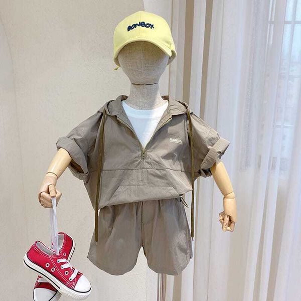 Completi di abbigliamento 19 anni Ragazzi Abiti estivi 2023 Bambini coreani a maniche corte Bambino comodo con cappuccio Due pezzi Moda Toddler Boy Clothes 230630