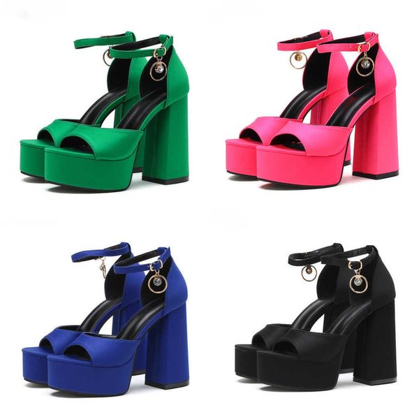 Sandali estivi Catwalk Style Buckle Strap Donna Fashion Platform Chunky High Heels Nightclub Party Shoes 230511