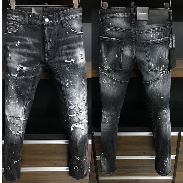 Jeans com remendo de cristal preto rasgado com pintura desbotada