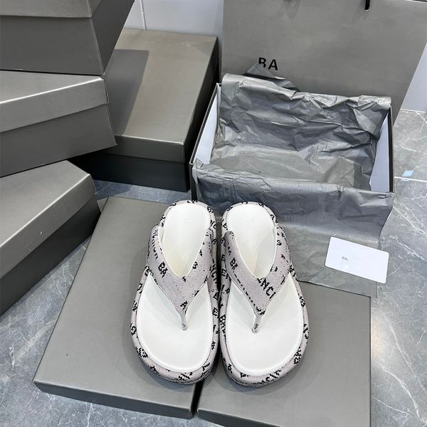 Дизайнер -дизайнер Slipper Slipper Luxury Mens Women Sandals Letter Letter Design Mens Slide Fashion Slippers Temprament Sous Send Gift Box очень хорошо