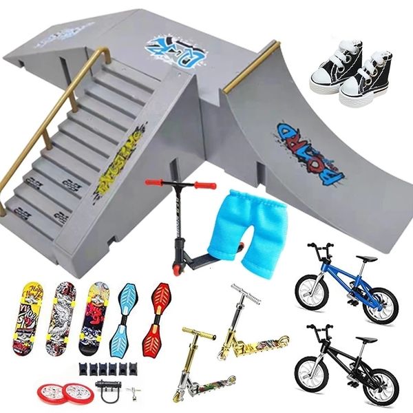 Novità Giochi Finger Scooter Due ruote Mini skateboard Rampa Set di parti Tip Bike board Skate Deck Toys sds 230703