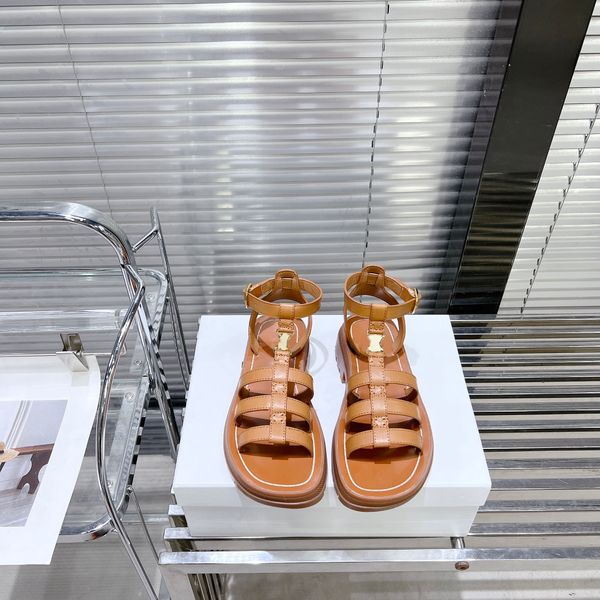 Verão sandale sapatos femininos sandálias de moda designer luxurys mass sapatos caça -cau -montaz sliders sliders de couro de fivela ajustável chinelos 2024 Novo estilo de fábrica