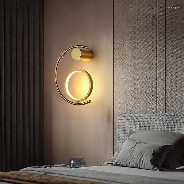 Lampada da parete Lampade da comodino nordiche 2023 Camera da letto principale Light Luxury Decor Modern Living Room Background Lighting