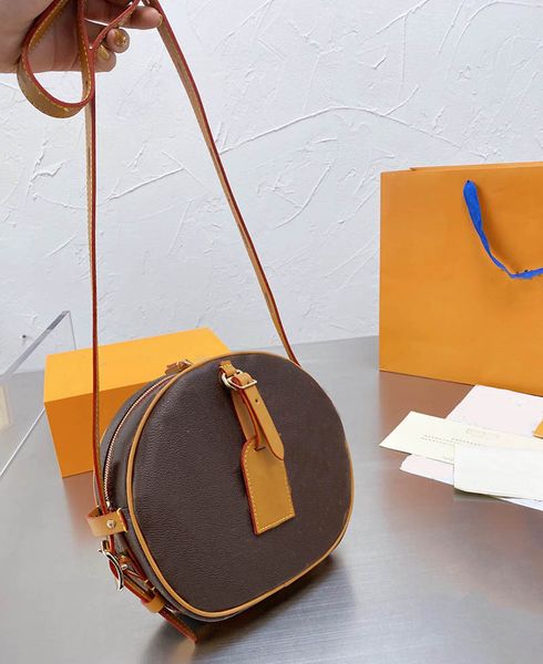 Роскошные дизайнерские сумки через плечо Женская круглая сумка Boite Chapeau Souple Высококачественная сумка через плечо Фирменная кожа Симпатичная маленькая сумка с коричневым цветком Сумки-клатчи