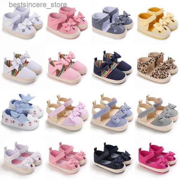 Sapatos de bebê recém-nascidos de verão, sapatos de berço de bebê, princesa, arco de flor, sola de algodão, primeiro tênis walker 0-18 meses L230522