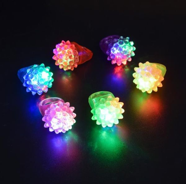 500 Stück blinkende Blasen-Erdbeer-Ring-Rave-Party, blinkendes weiches Gelee-Glühen. Heißer Verkauf! Coole LED-Leuchtfinger-LED-Leuchten SN817