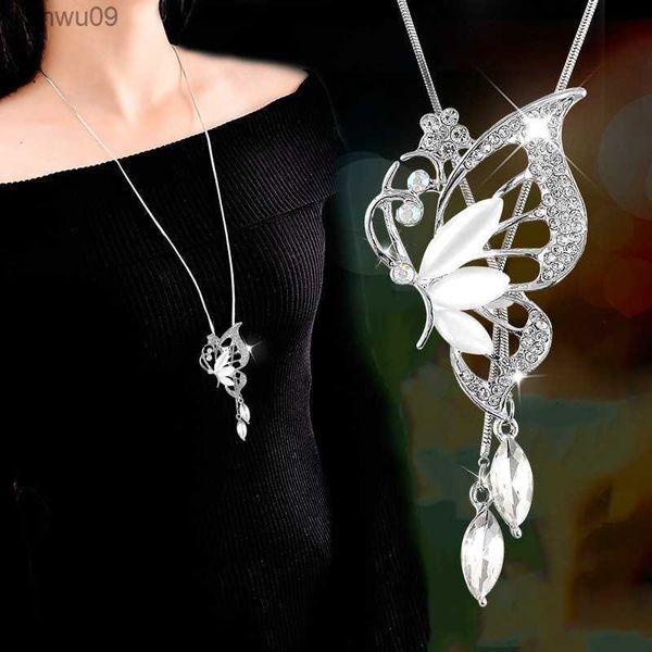 New Fashion Opal Crystal Butterfly Wings Lunghe pendenti delle collane per le donne Semplice elegante catena maglione gioielli alla moda L230704