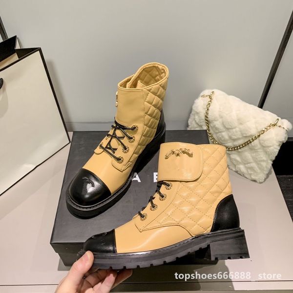 2023 New Thick Bottom Stile inglese Chelsea Martin Stivali Scarpe canale Moda Comodo trapuntato Scarpe di design di lusso Stile punk Donna Stivali corti di media lunghezza