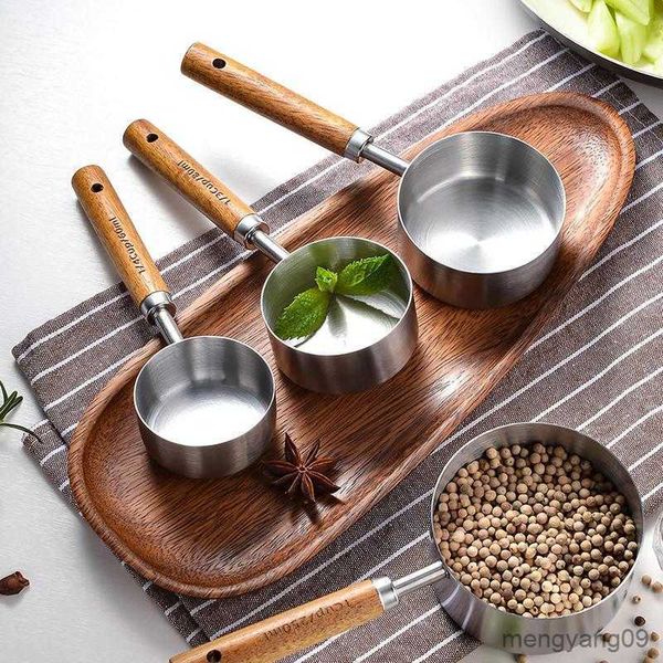 Strumenti di misurazione Set di misurini impilabili Cucchiai in metallo con manico in legno Doppia scala per la cucina Cottura Farina Spezie in o oro R230704