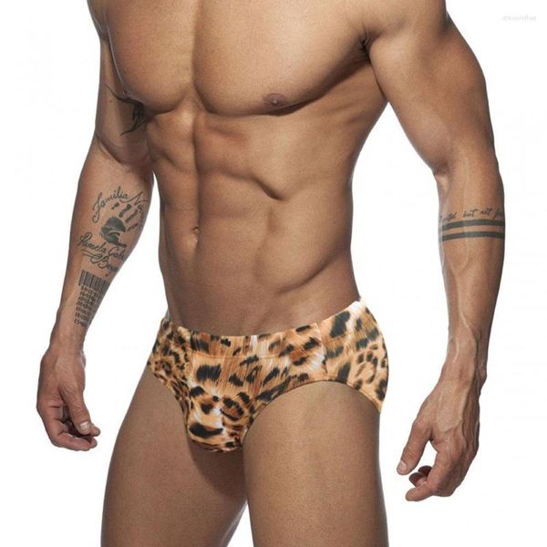 Costumi da bagno da donna Slip da bagno bianchi da uomo Nuoto sexy Leopardo Stampato Sport estivi Pantaloni da spiaggia Costume da bagno maschile Costume da bagno Surf