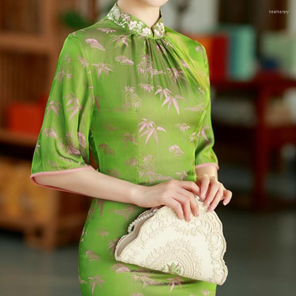 Abbigliamento etnico Ricamo Sottile Cheongsam Fiore stampato verde Colletto alla coreana Qipao Abito da donna Stile cinese retrò Tradizionale sexy