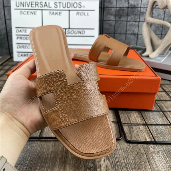 con caja Bonitas sandalias de verano para mujer Zapatillas deslizantes de playa Chanclas de cuero de piel de cocodrilo Tacones atractivos Sandalias para mujer Diseños de moda o NV