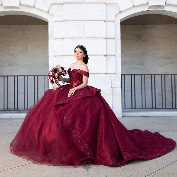 Бордовые блестящие платья принцессы Quinceanera 2024, корсет с открытыми плечами и хрустальными бусинами, аппликациями Tull Vestidos De 15 Anos