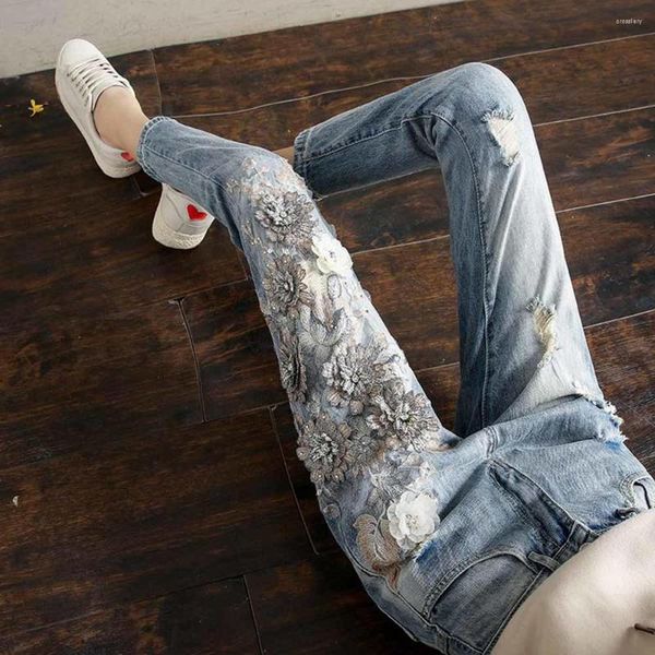 Jeans da donna Estate Donna Pantaloni da fidanzato dimagranti Fiori 3D Ricamo Paillettes moda oro Pantaloni in denim primaverili e autunnali