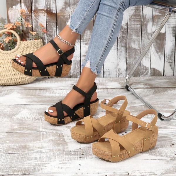 Sandálias Salto Verão Feminino 2023 Sapatos Femininos Fivela Rebite Decoração Grande 42 Plataforma Romana Lazer Praia Sandalias Mujer