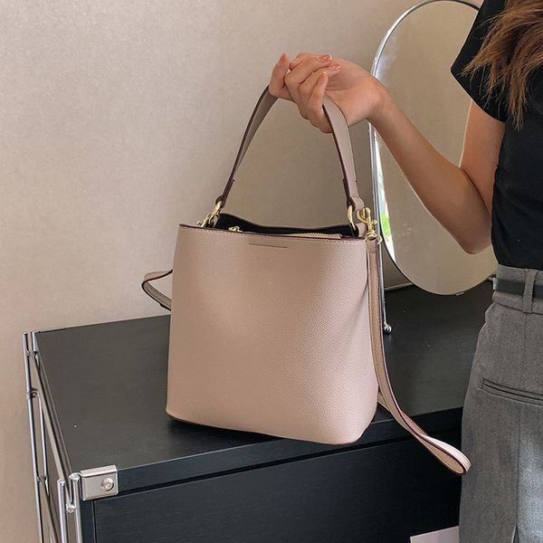 Материнары, мешающие новой модной бренде, большую сумку для ведра, старая сумка с цветочной подмышками, модная и универсальная ручная сумка с одно плечо.