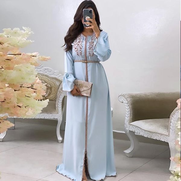 Abiti da sera musulmani eleganti blu cielo Prom maniche lunghe con spacco frontale Guaina con perline in pizzo Dubai arabo caftano menta abito da sera abito formale