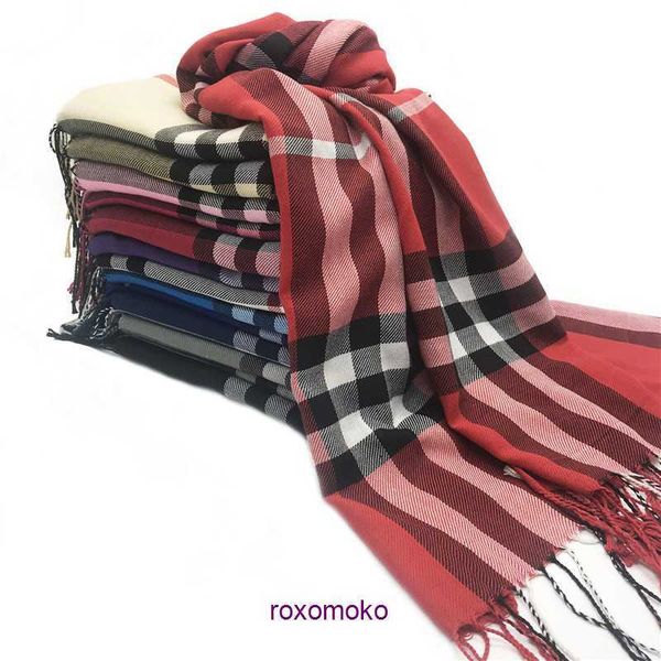 Cachecóis de inverno originais de designer de fábrica Bur Home loja online Clássico xadrez algodão cânhamo borla cachecol longo para homens e mulheres amantes bandana s170g