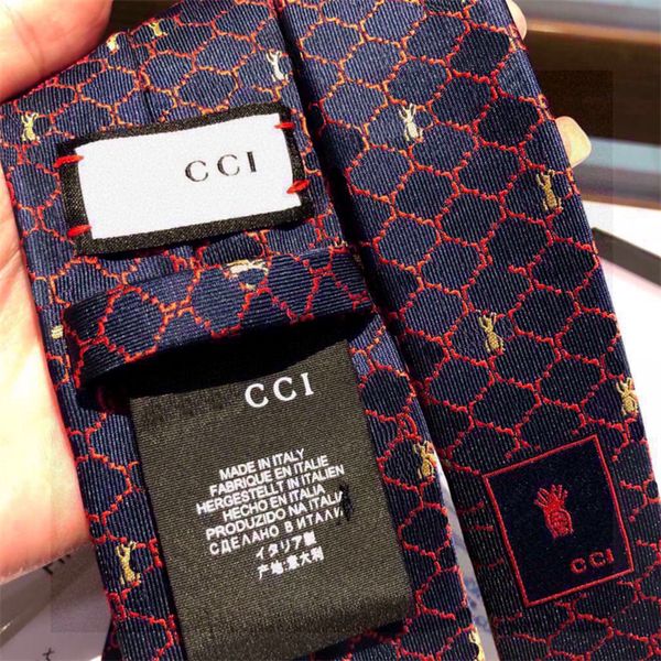 Cravatte di design di lusso da uomo Cravatta di lettera di moda Cravatta di seta di marca classica Cravatte da uomo d'affari Cravatta casual Cravatta di moda firmata stampata con lettera versatile