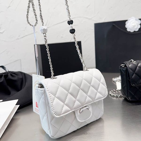 Prata Love Chain Mini Bolsa de Ombro Feminina Couro Acolchoado Clássico Aba Crossbody Bolsa de Designer Preto e Branco Bolsa de Luxo Compras Viagem Bolsa Moeda Mala 17C