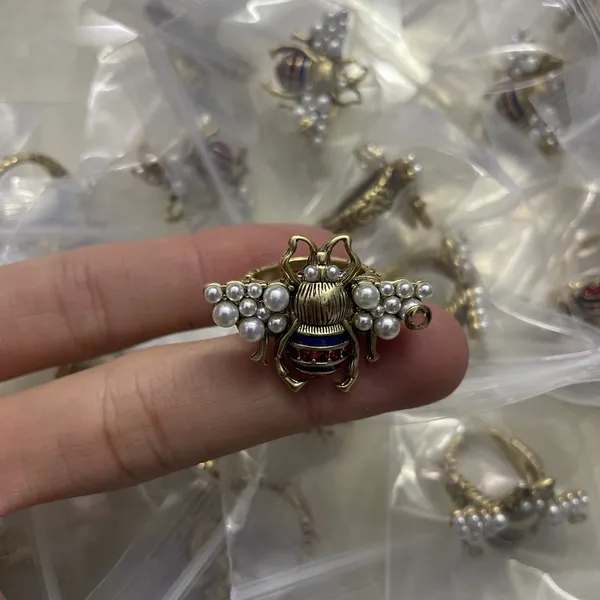 Дизайнерские фирменные ювелирные кольца Женские золотые серебристые серебристые покрытые медными пальцами кольцо.