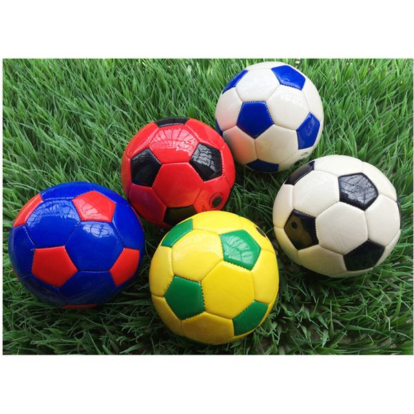 Balão 15CM Mini Futebol de Borracha Inflável Clássico Bolas de Futebol Tamanho 2 Crianças Brinquedos de Jardim de Infância Esportes ao Ar Livre Presentes para Crianças 230704