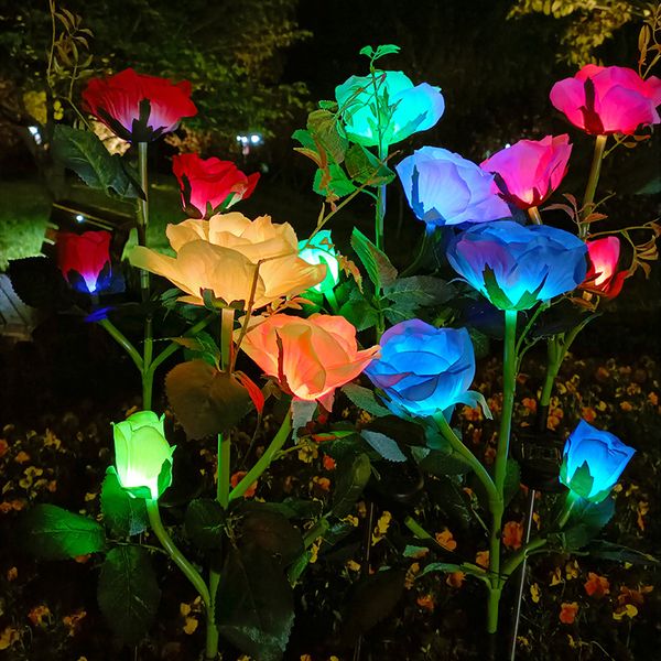 Neue Outdoor-LED-Simulationsblumenlichter Gartenrasenlichter 5-Kopf-Solarrose