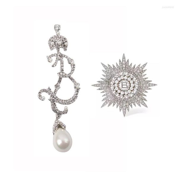 Spille Vintage Pieno di strass Perla Lettera Big Pin Sposa Cristalli Spilla a corona Personalità Accessori per gioielli femminili