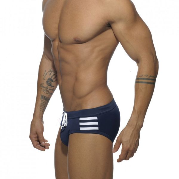 Costumi da bagno da uomo vestito da costume da bagno Pushup sexy Bikini beach strip surf Leggings da uomo 230705