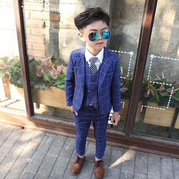 Ternos para bebês meninos trajes de festa de casamento blazer colete calças crianças ternos formais vestido de batismo crianças adolescentes terno de cerimônia conjunto de roupasHKD230704