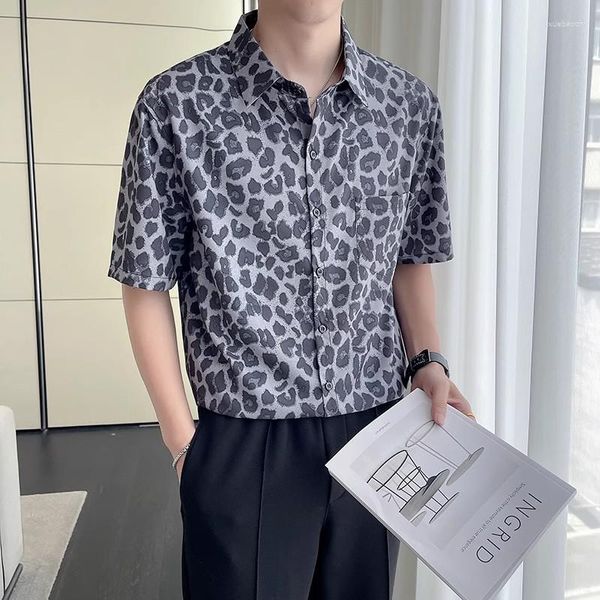 Erkek sıradan gömlekler lüks kısa kollu erkek leopar baskı yaz sokak kıyafetleri artı erkek elbise gömlek parti kulübü Kore Camisas y Blusas