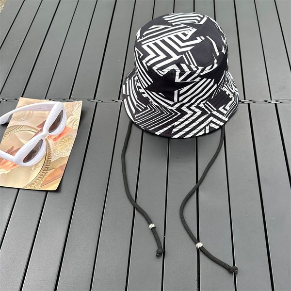 Kadın Markaları Kova Şapkaları Moda Günlük Full Stripes Balıkçı Şapka Kapağı Erkek Kadınlar İçin Modeli Tasarımcılar Luxurys Vintage Sunshade Sunhats