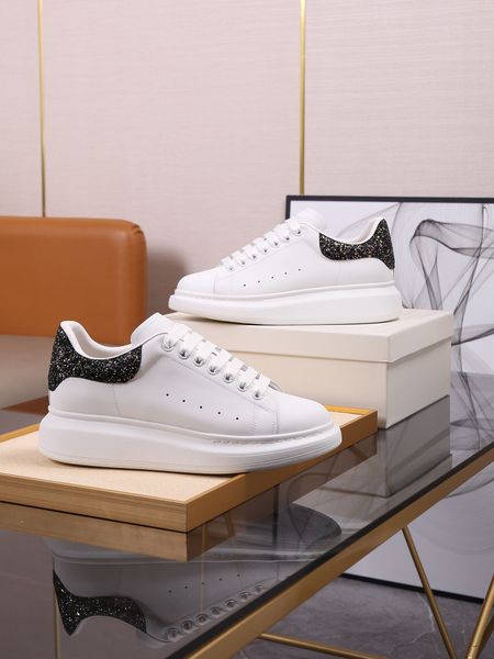Moda Tasarımcı Beyaz Siyah Ayakkabı Klasik Süet Kadife Deri Kadın Kadın Daireler Platformu Büyük Boy Sneaker Erkekler Erkek Espadrille Düz Taban Sabahları