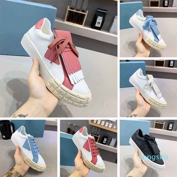 Sapatos casuais de alta qualidade Tênis de borla combinando com cores novas Sapatos de couro com cadarço baixo salto plano marca triângulo padrão feminino rosa azul tamanho 35-40