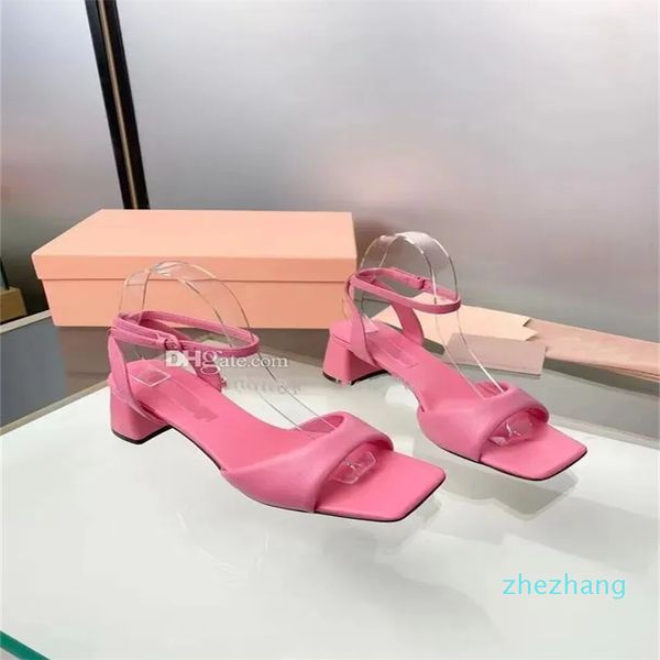 Sandália feminina de salto grosso 2023 com combinação de couro fino 8,5 4,5 cm material de couro tamanho 35-41
