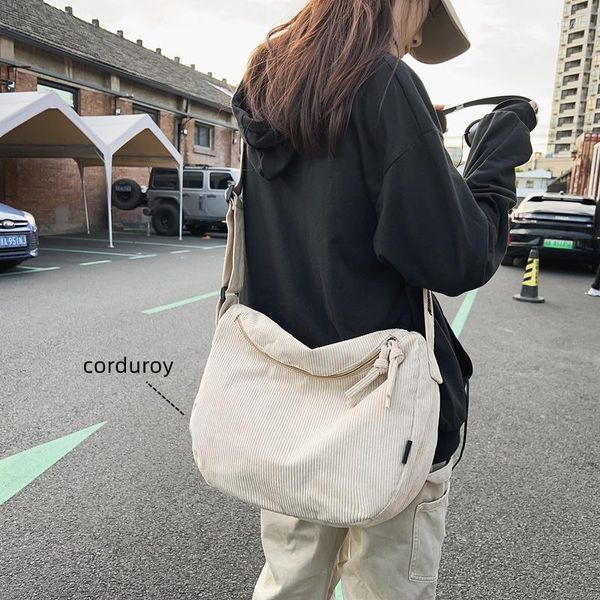 Akşam çantaları kadın kadife kumaş orta boy torba askı yan çanta büyük kapasite okulu kitap dizüstü bilgisayar bezi tekstil eğimli hobo crossbody