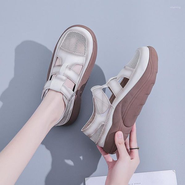 Сандалии сетки дышащие маленькие белые туфли для женщин 2023 летняя корейская версия студенческая активизм женский полый повседневность